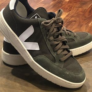 VEJA V-12 Shoes - Men's Size 10